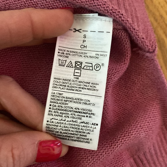 Old Navy dusty rose, long sleeve, v-neck tunic sweater - Picture 11 of 11